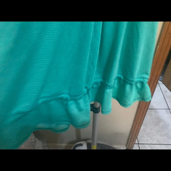 Beautiful Lululemon top - Picture 4 of 6